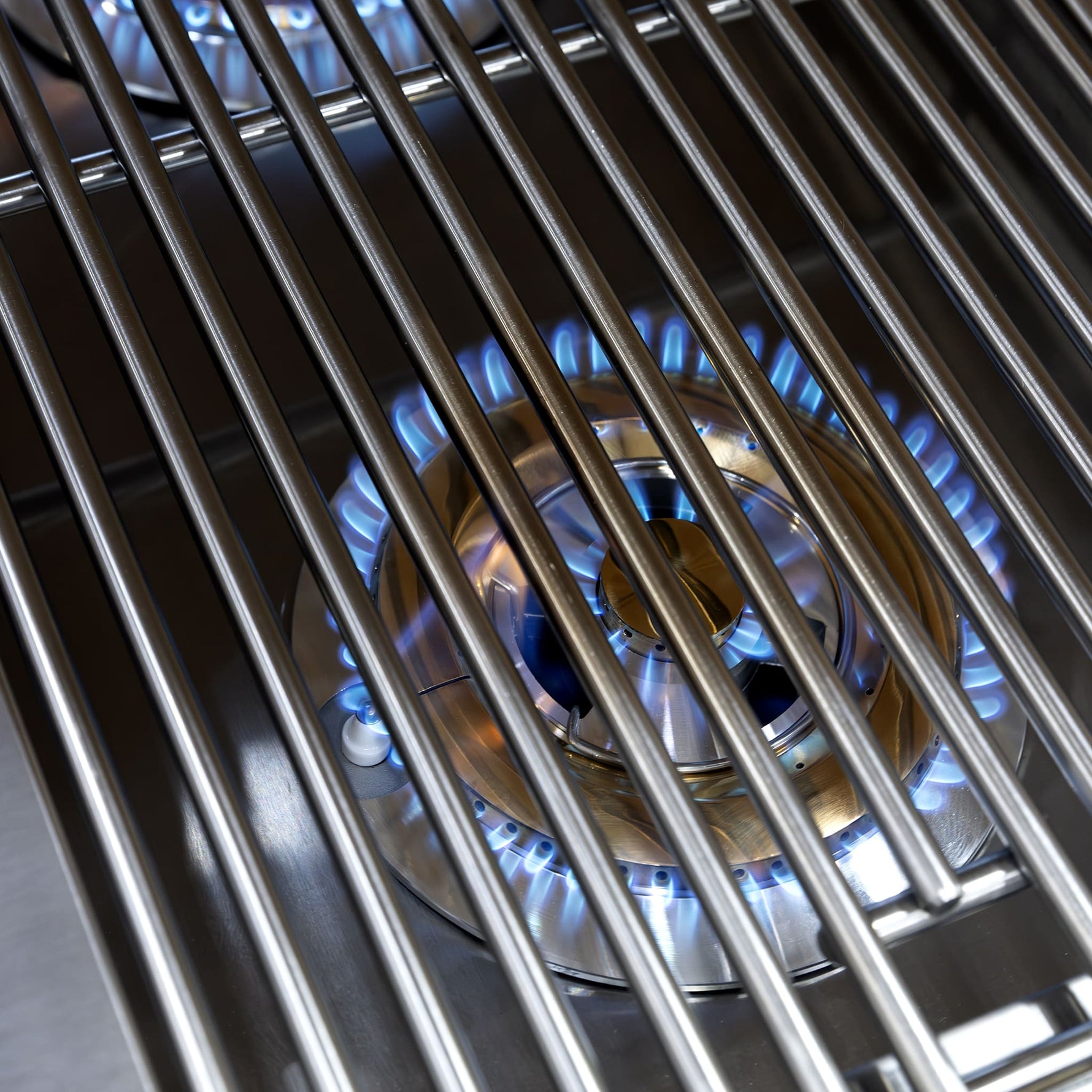 Summerset Pro Double Side Burner LP — burners flaming
