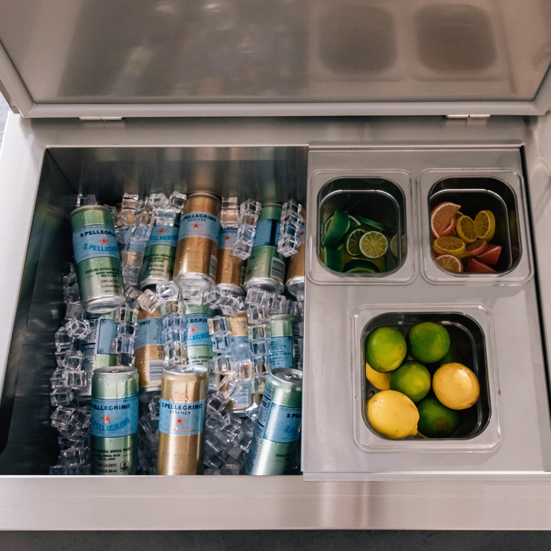 Summerset 28x21 ice chest — lifestyle with drinks