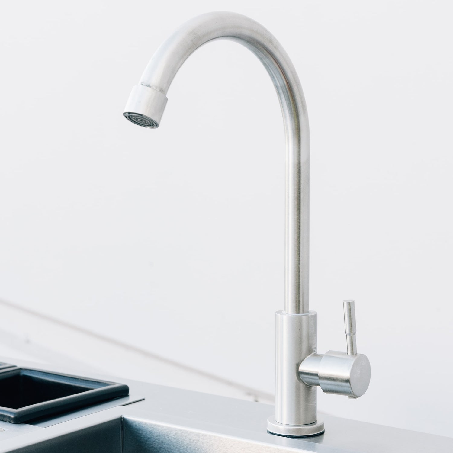 Summerset 30-inch beverage station — angle view with ice