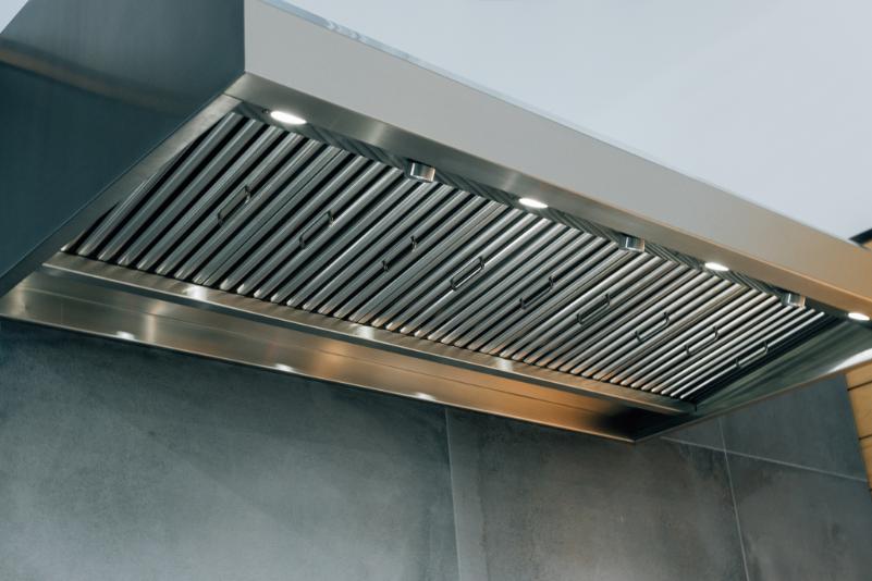Summerset 60-inch vent hood mounting bracket and rear venting detail