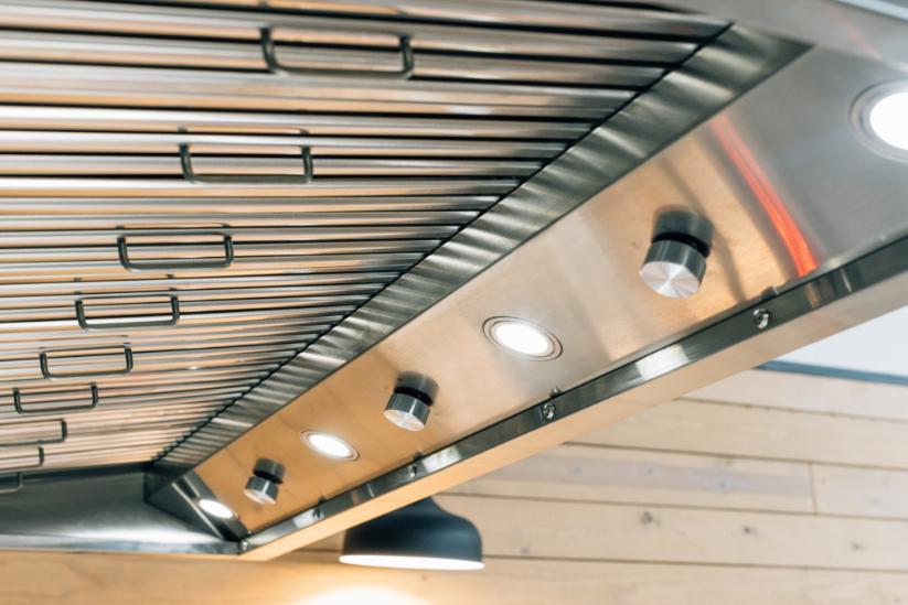 Summerset vent hood halogen task lighting illumination detail