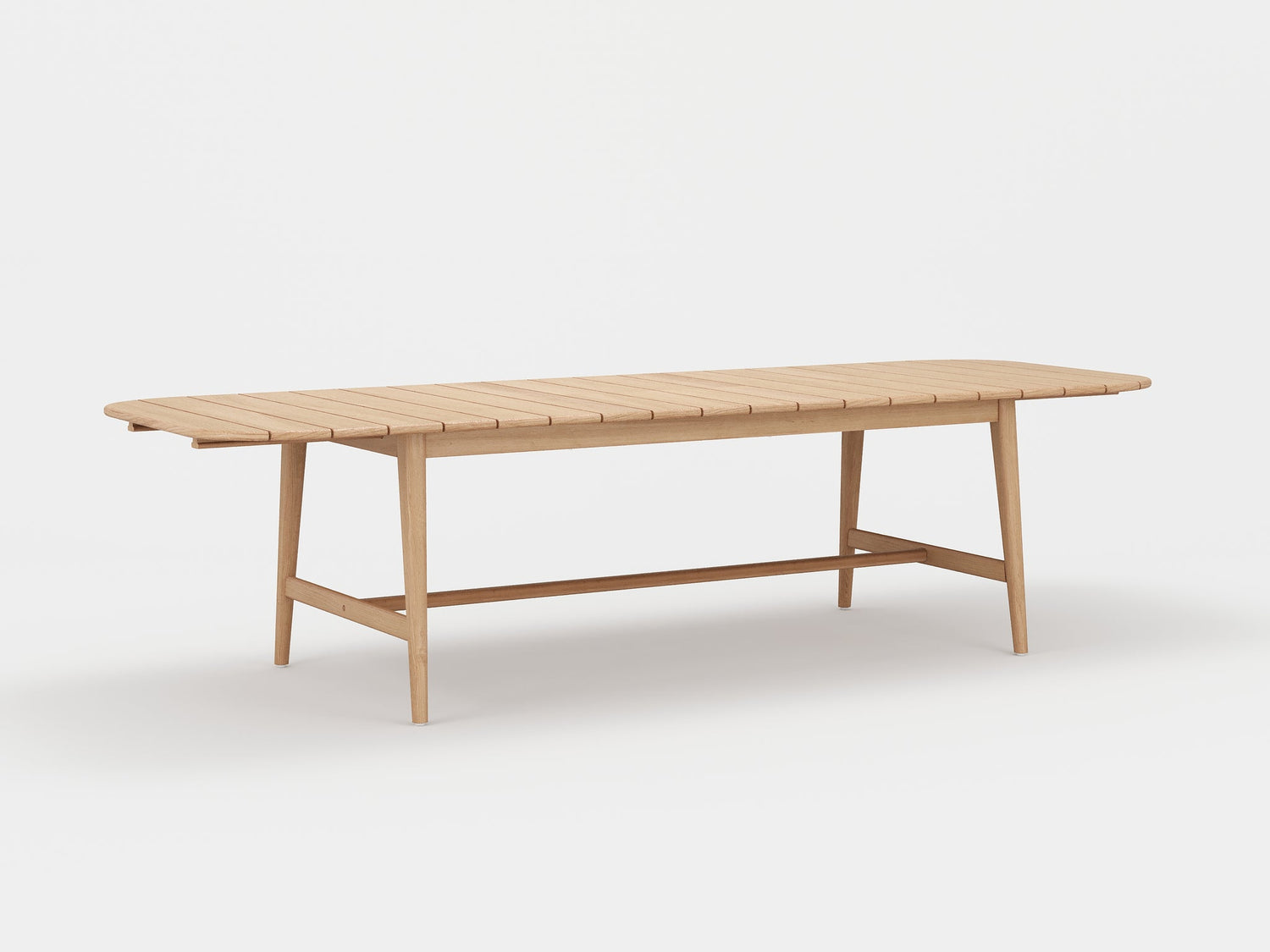 Amadora dining table oblique