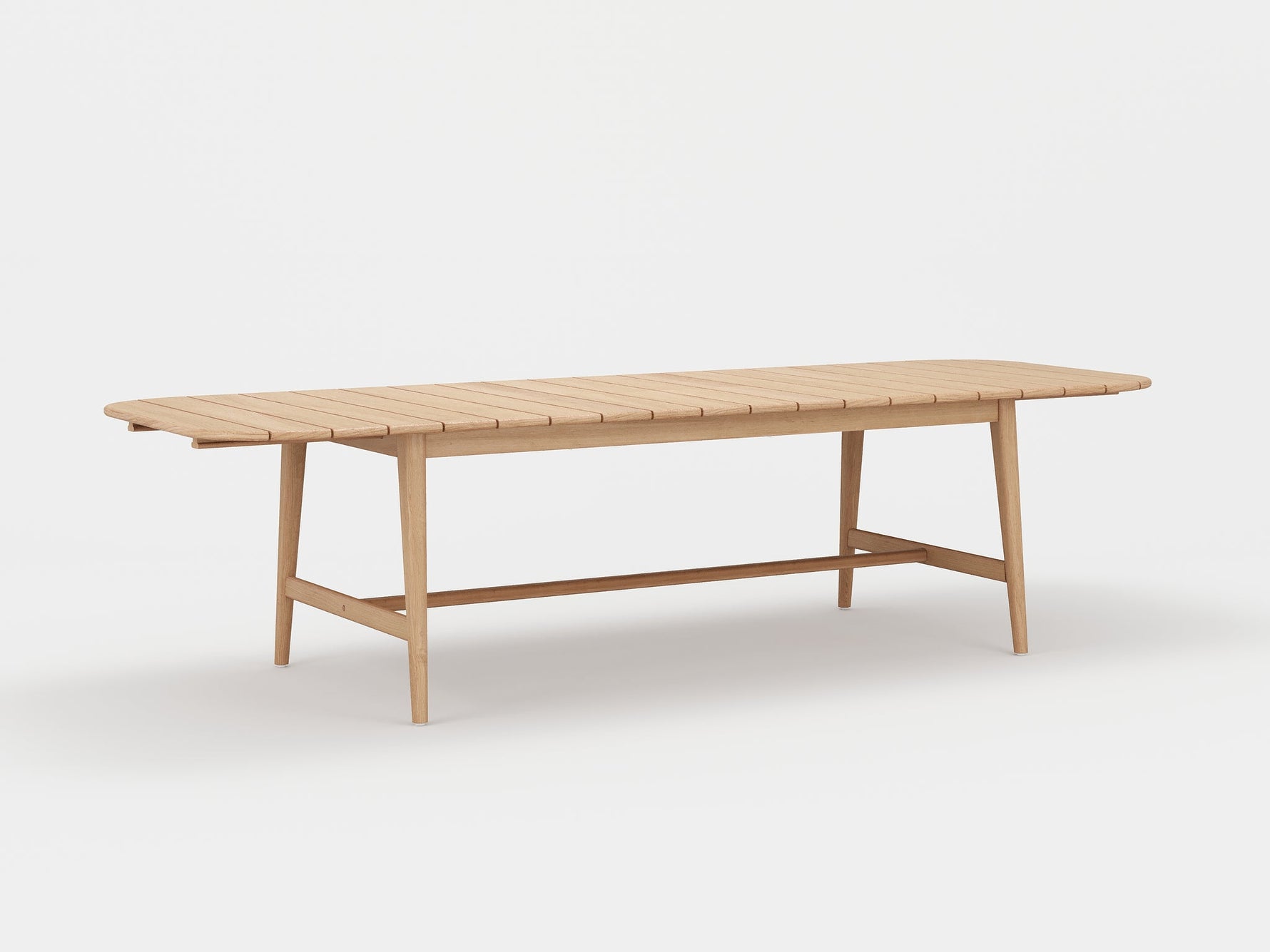 Amadora dining table oblique