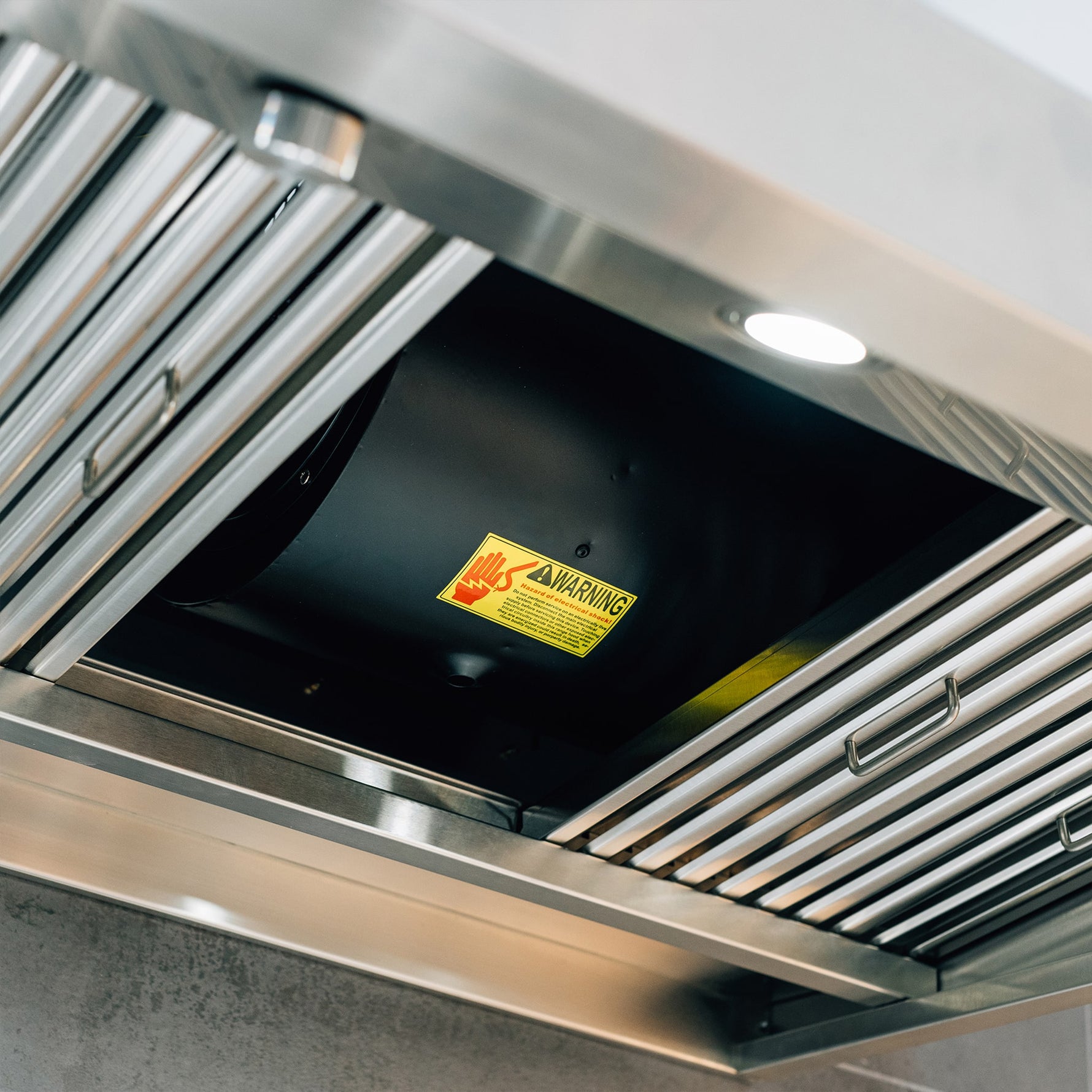 Summerset 48-inch vent hood — LED lighting