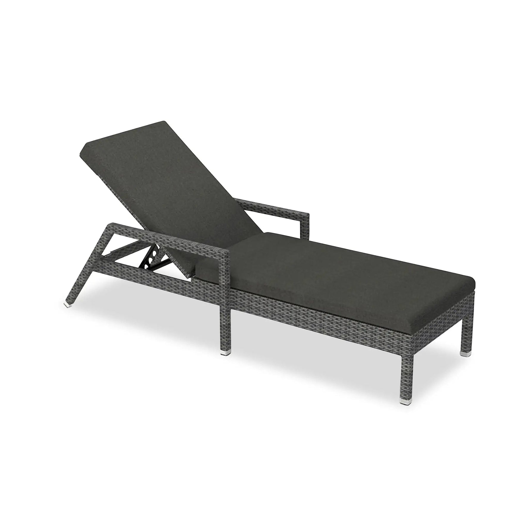 District chaise wicker detail