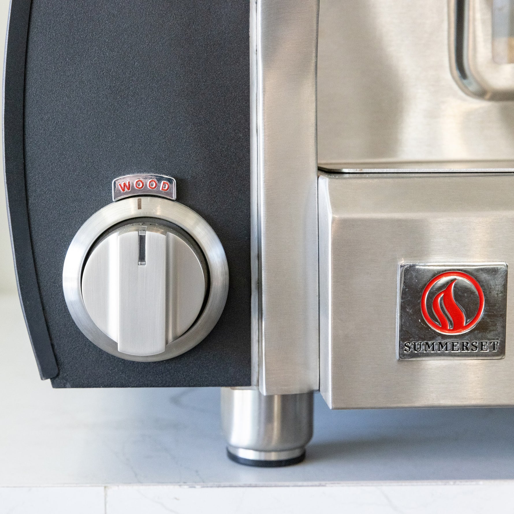 Summerset Hybrid Pizza Oven NG — gas control knob