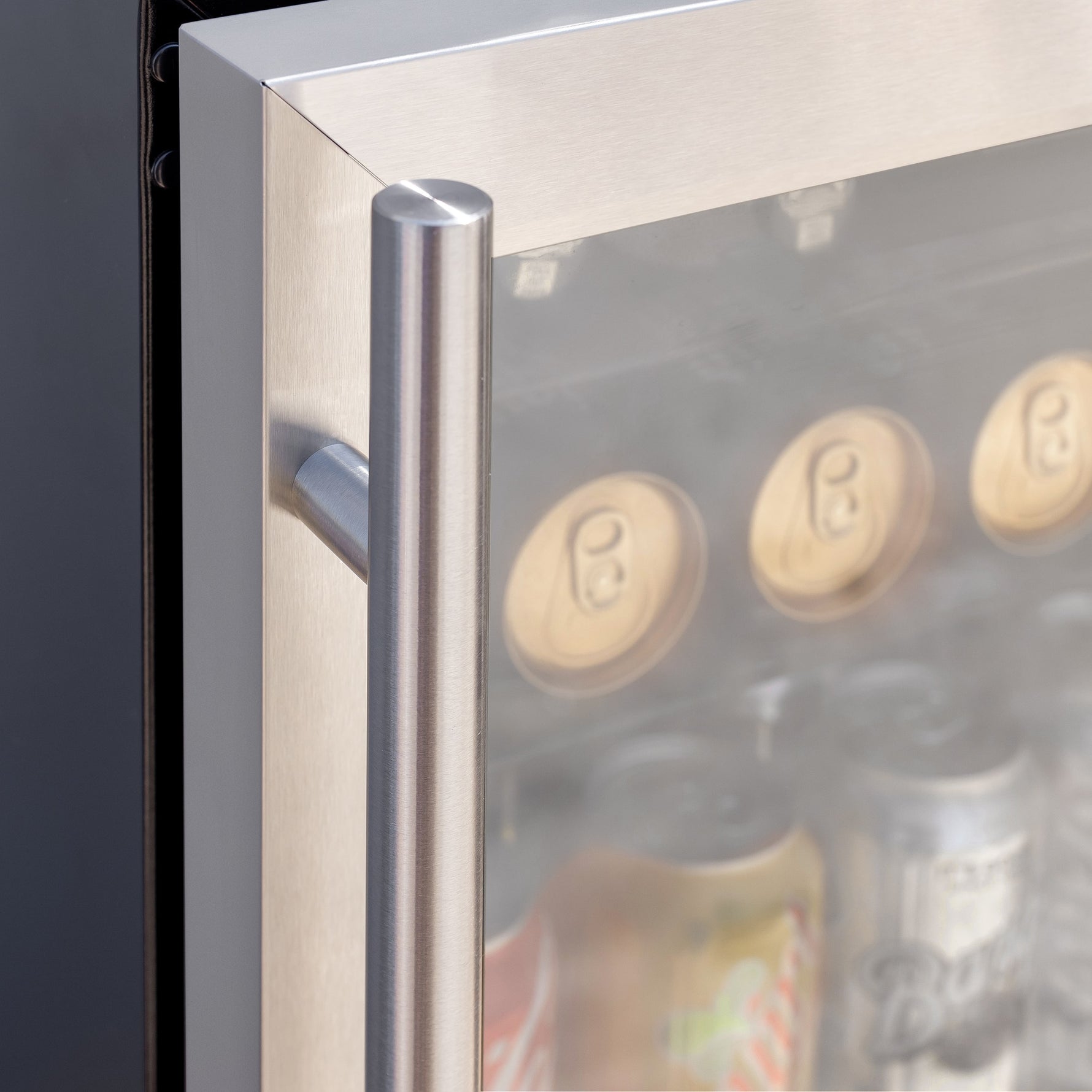 Summerset 24-inch glass door fridge — handle detail